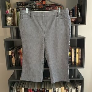 18P Lane Bryant seersucker cropped pants